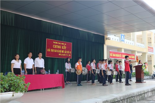 Trường THCS Phúc Lợi tổ chức giải Chạy báo Hà Nội  mới lần thứ 45 - Vì hòa bình năm 2018